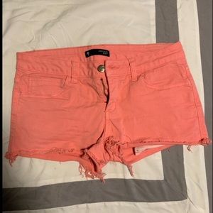 Coral frayed hem summer shorts
